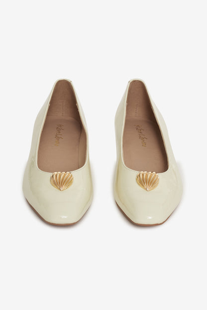 For Love and Lemons - Edie Flat - Cream